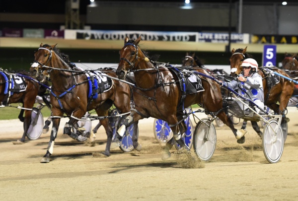 id19-night-1-blog-hammer-boxes-on-for-third-as-paramount-king-wins-first-id19-heat
