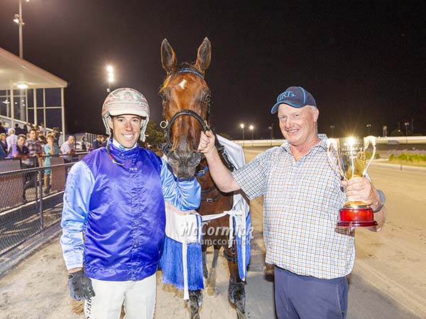 petstock-ballarat-cup-night-live-blog