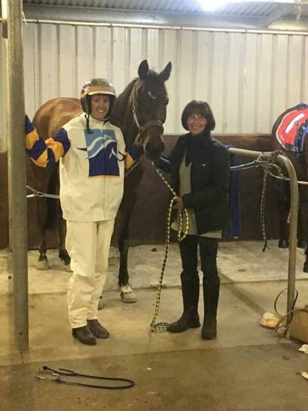 trots-centre-julie-eyes-second-win-with-second-chance-joh