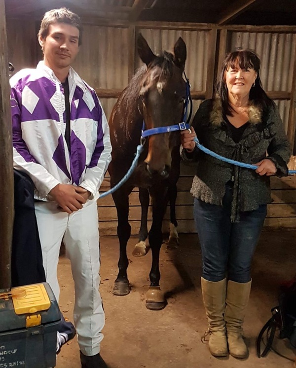 trots-review-trotter-delivers-the-moolah-for-exell