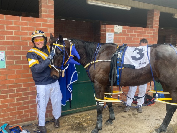 perfect-driving-debut-for-stevie-blacker-at-mildura