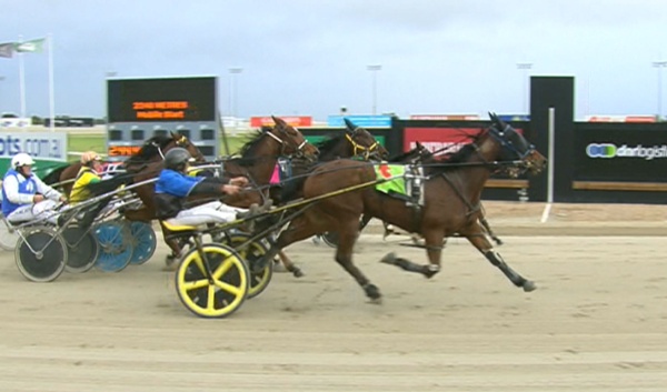 trots-centre-richie-hopeful-his-fillys-a-top-drop