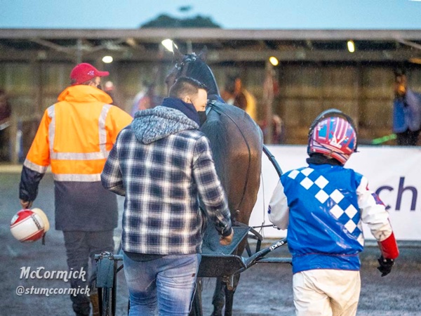 victoria-cup-ride-high-out-after-smoken-up-suspensory-injury