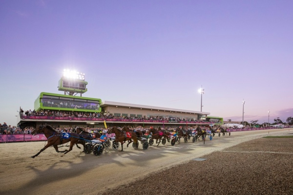 victoria-to-resume-harness-racing