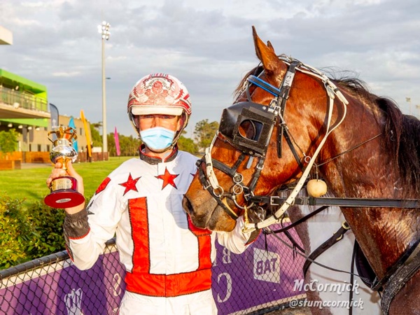breeders-crown-majestic-result-as-snooze-cooly-sweeps-by