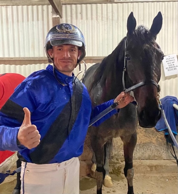 trots-centre-all-downhill-from-here-as-wayne-makes-mildura-return