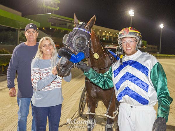 trots-review-bombs-away-for-basil-and-jack