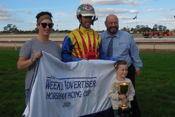country-cups-patience-pays-as-front-runners-salute-at-horsham