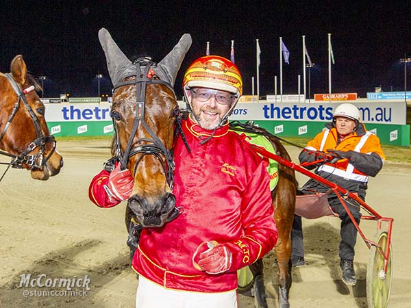 cravens-trotting-queen-ready-to-lead-stables-big-northern-invasion