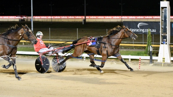 tasmania-cup-victorians-well-fancied-after-heat-wins