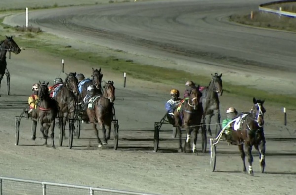trots-review-oaks-hope-jets-into-lilley-camp-with-audacious-debut