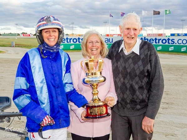 breeders-crown-chubb-crushes-two-year-old-rivals-yet-again