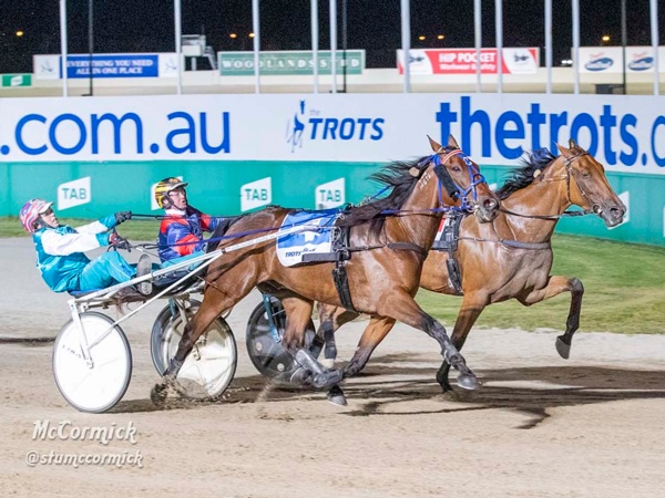 majestuoso-wins-aurora-australis-in-grand-prix-thriller