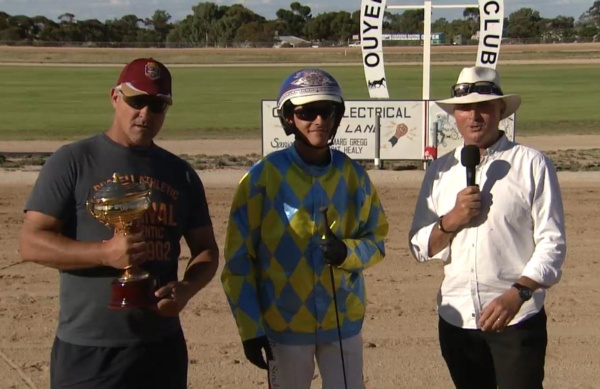 sandersons-get-the-photo-again-to-claim-second-ouyen-cup