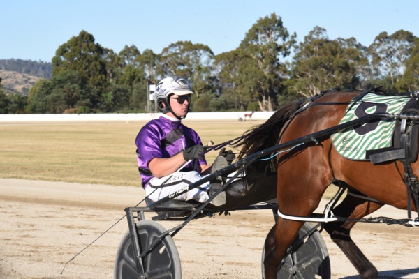 crook-with-melton-runners-this-saturday-night