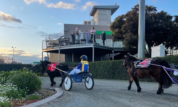 pony-trots-vic-reveals-big-championship-program-for-2022