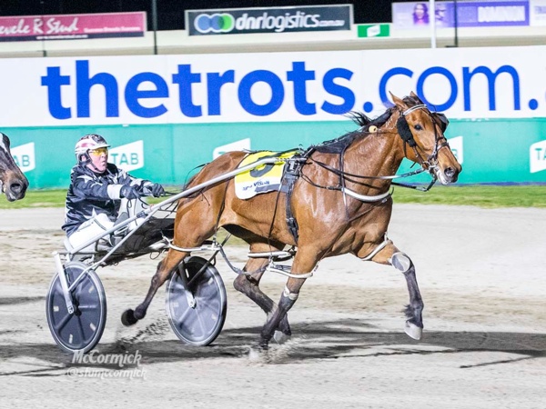 three-stables-share-in-heat-success-as-vic-oaks-remains-wide-open