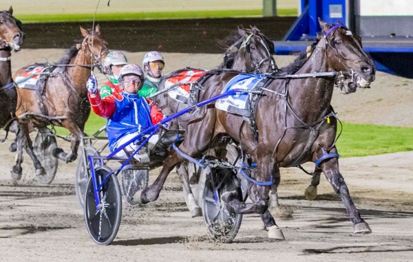 victoria-cup-night-to-exceed-turnover-record