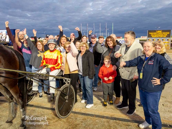jayden-barker-joins-select-group-with-rockin-feature-win