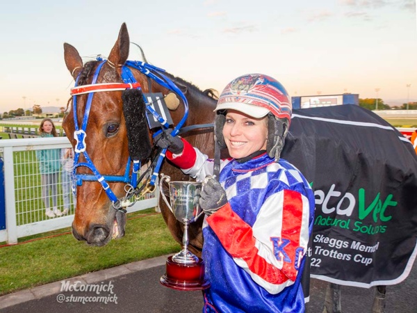 cups-and-champs-as-gaths-revel-in-another-majestic-cranbourne-night