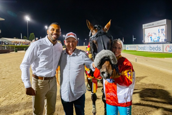 catch-a-wave-completes-memorable-double-with-miracle-mile-win