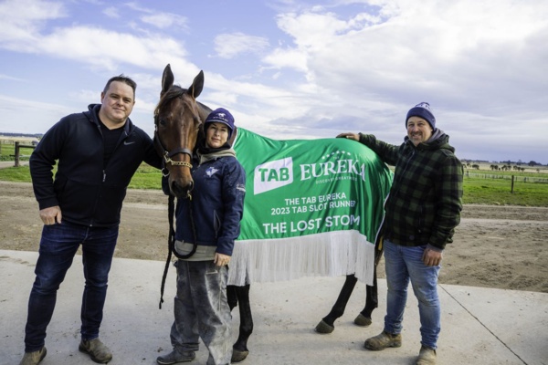 storm-brewing-over-bendigo-as-top-colt-warms-up-for-derby