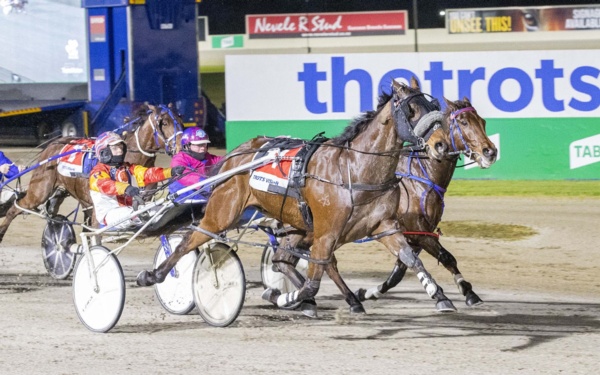 lightning-victory-sets-up-catch-a-wave-for-tab-eureka