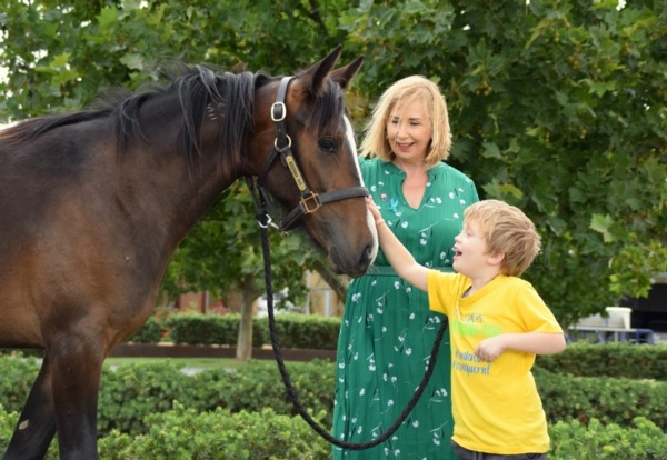 following-a-foal-demi-demands-respect-as-she-scales-the-trotting-ranks