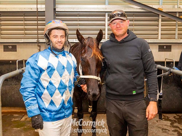 ebonys-avenger-trots-her-way-into-tab-punters-heart