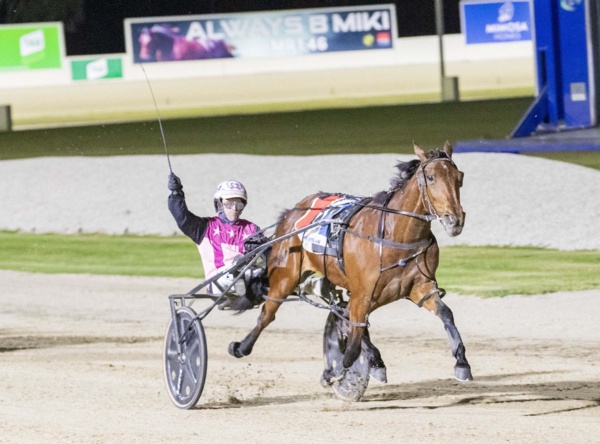wonder-mare-out-to-book-her-spot-in-miracle-mile