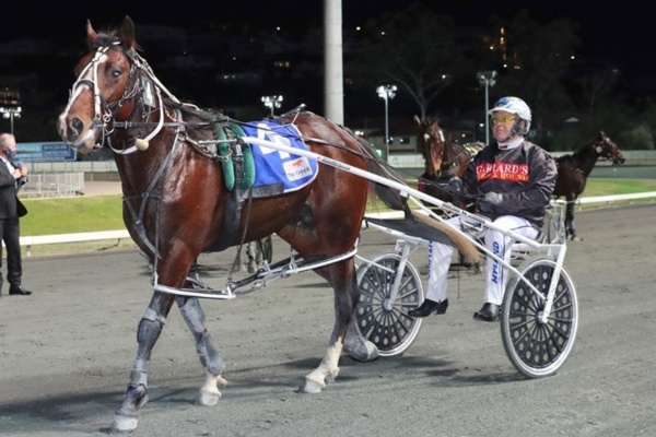 butt-is-triangle-bound-ahead-of-trot-rods-decider