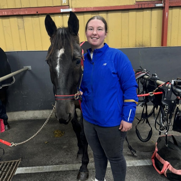 cheers-sing-out-as-carbone-makes-her-debut-at-ballarat
