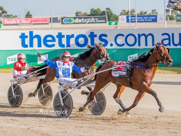 parisian-artiste-has-an-inter-dominion-mission-in-his-sights-7