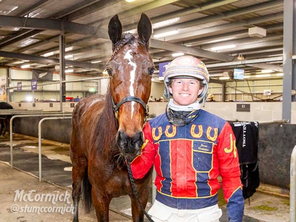herbertson-outlines-his-book-of-drives-for-melton-on-saturday