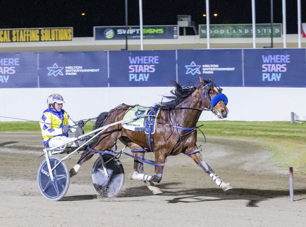 Ruff Nut winning at Melton for Aaron Dunn