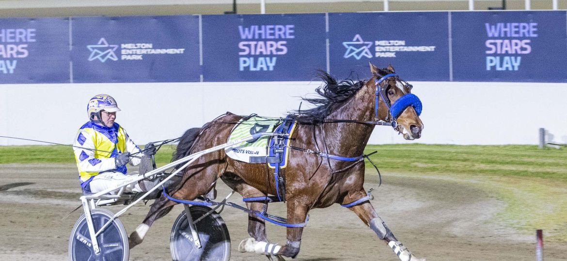 Ruff Nut winning at Melton for Aaron Dunn