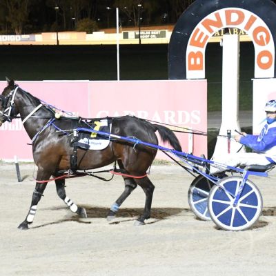 Daryl Douglas and Emjay Jazz after their Bendigo win (Claire Weston photograph)