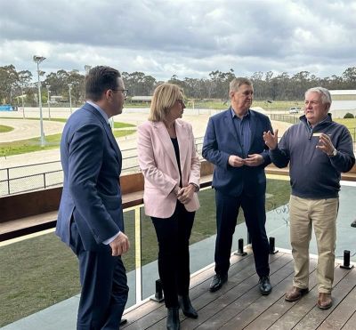 Minister for Racing Anthony Carbines, Victorian Premier Jacinta Allan, HRV Board member Dennis Bice and Bendigo HRC committee member Clive Henderson.