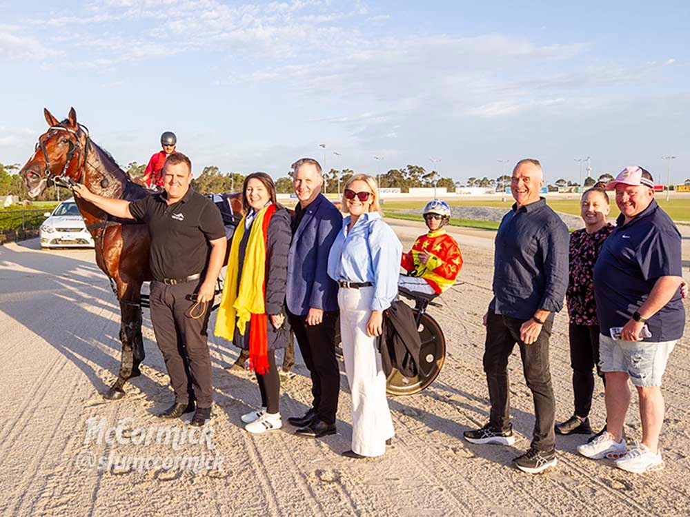 emma-set-to-sparkle-on-breeders-crown-finals-night