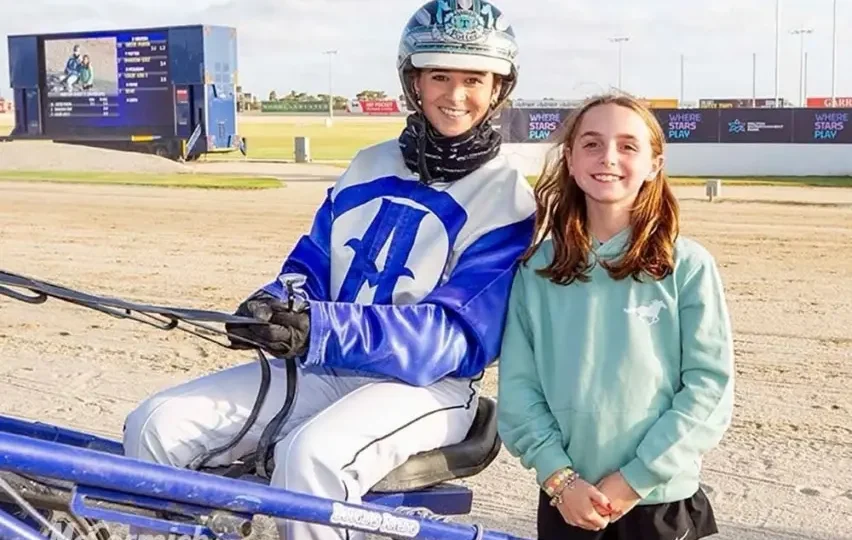 Tasmyn-Potter-with-young-fan-Tallara-Demicoli-Stuart-McCormick