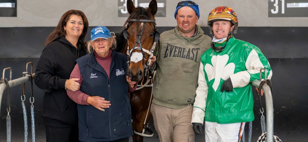 Picture with thanks to the Kilmore Racing Club.